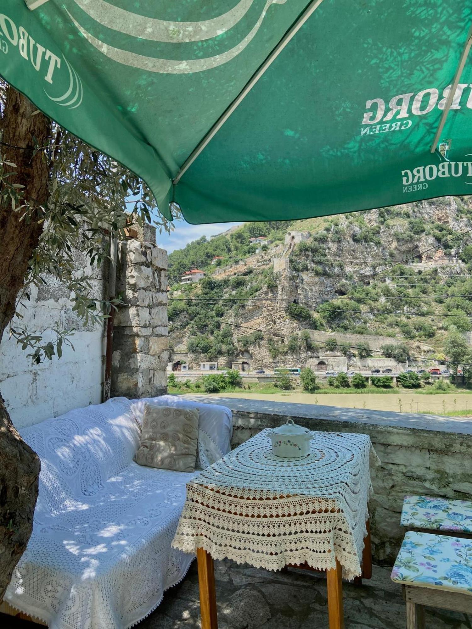 Teo'S Guest House Berat Exteriér fotografie